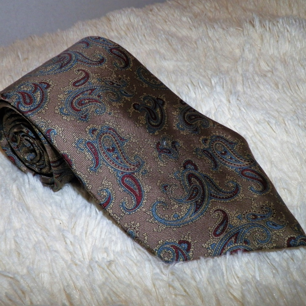 Oscar de la Renta Couture Gray Paisley Men's Tie